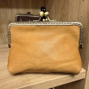 Handcrafted Tan Leather Kisslock